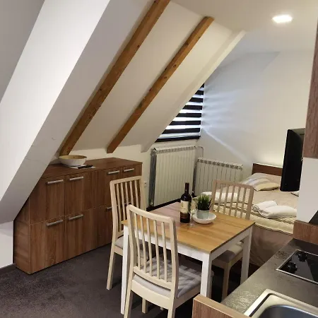 Apartment Snow White